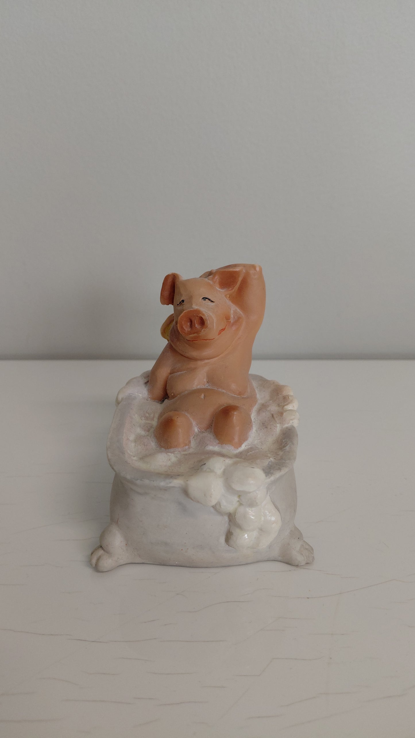 Svín í baðkari handmáluð (1980-1999), Royal Factory of Naples (Capodimonte)