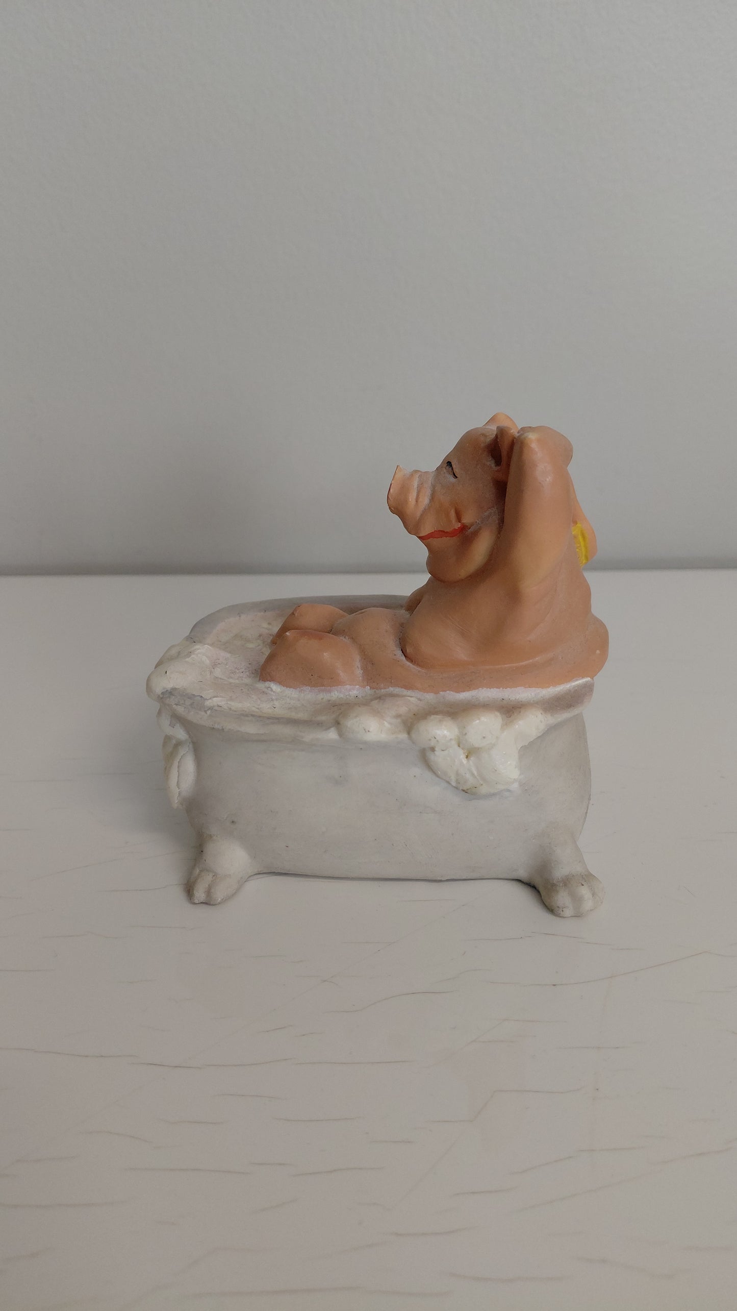 Svín í baðkari handmáluð (1980-1999), Royal Factory of Naples (Capodimonte)