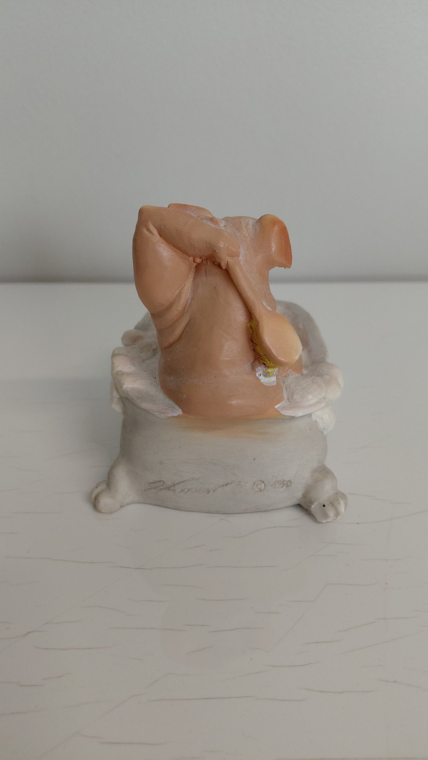 Svín í baðkari handmáluð (1980-1999), Royal Factory of Naples (Capodimonte)
