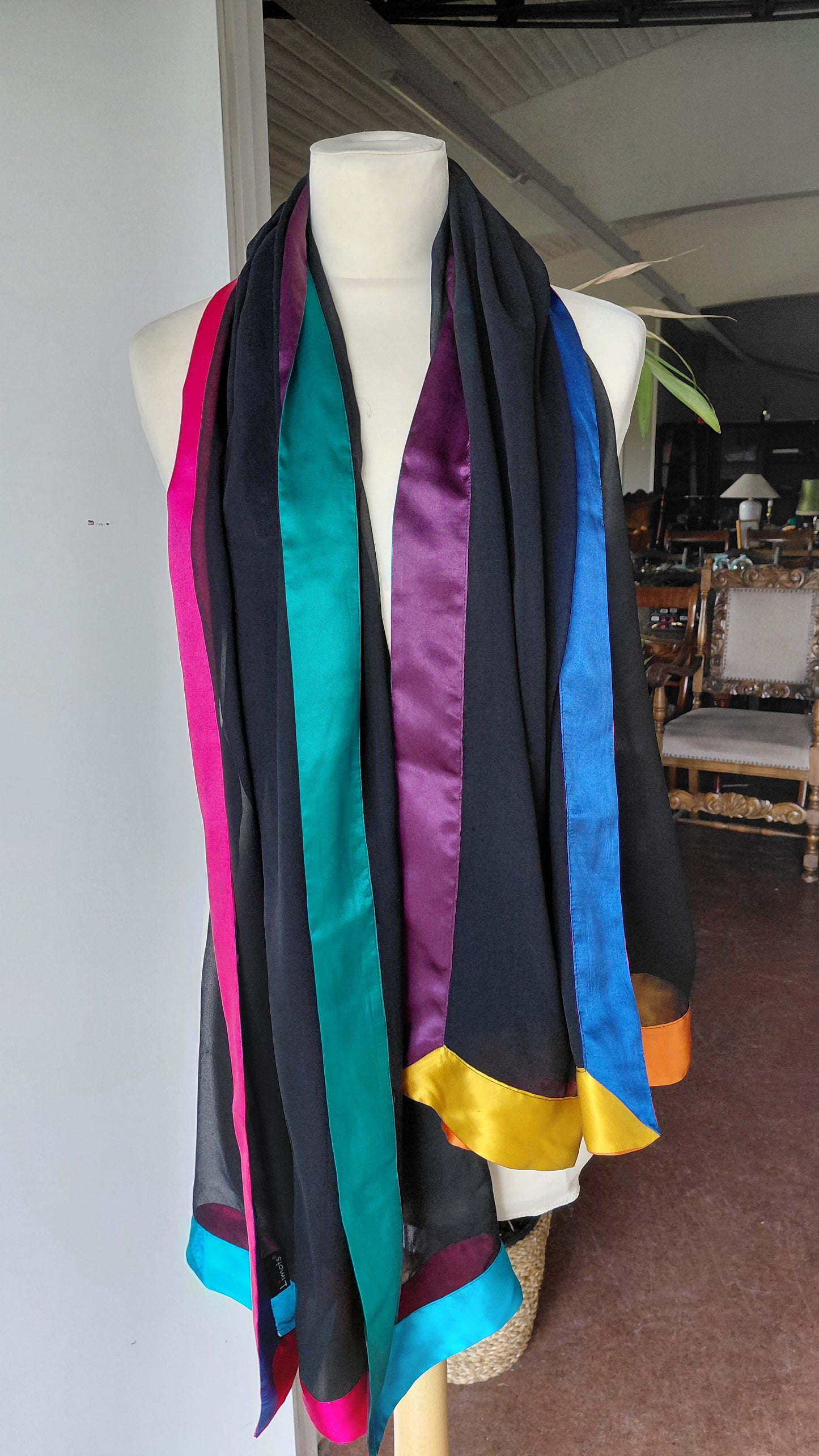 Slæða 100% silki (1990-2000), Limots