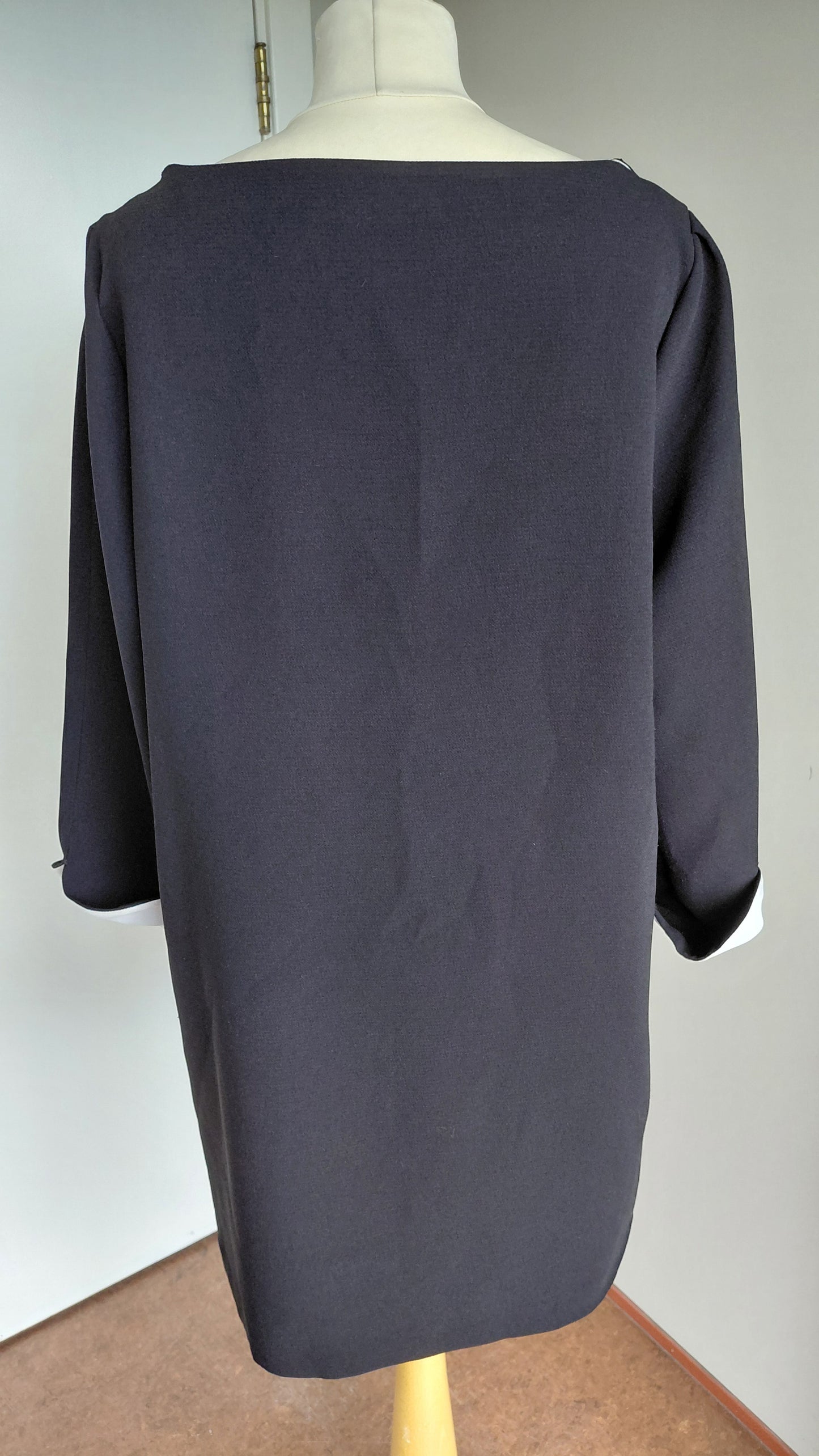 Kjóll í "shift sniði" (beint og laust snið 2012-2016), XL, Zara