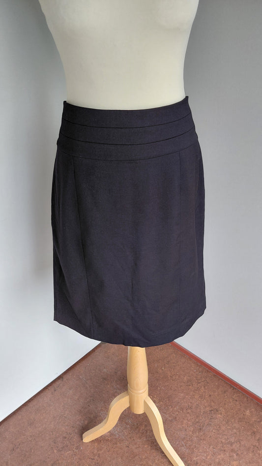 Hnésítt pils, EUR 44, H&M