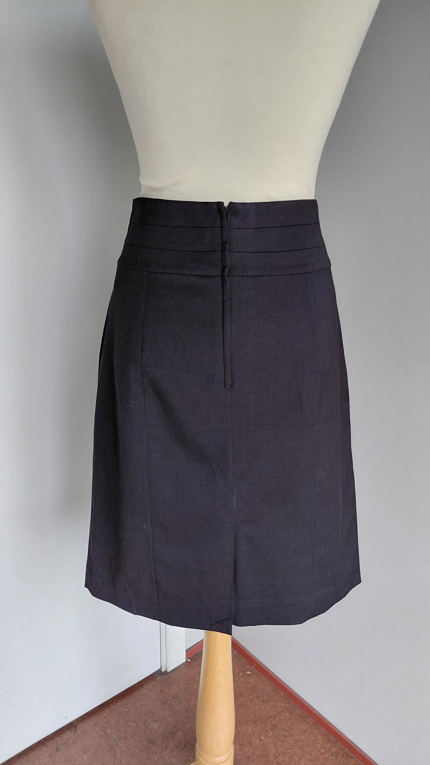 Hnésítt pils, EUR 44, H&M