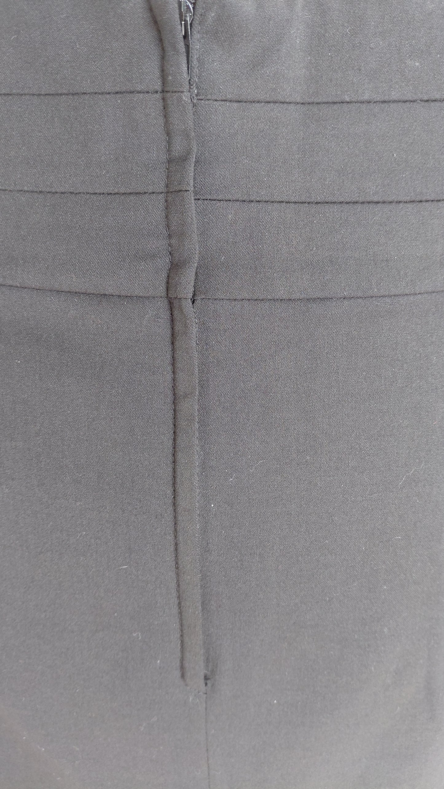 Hnésítt pils, EUR 44, H&M