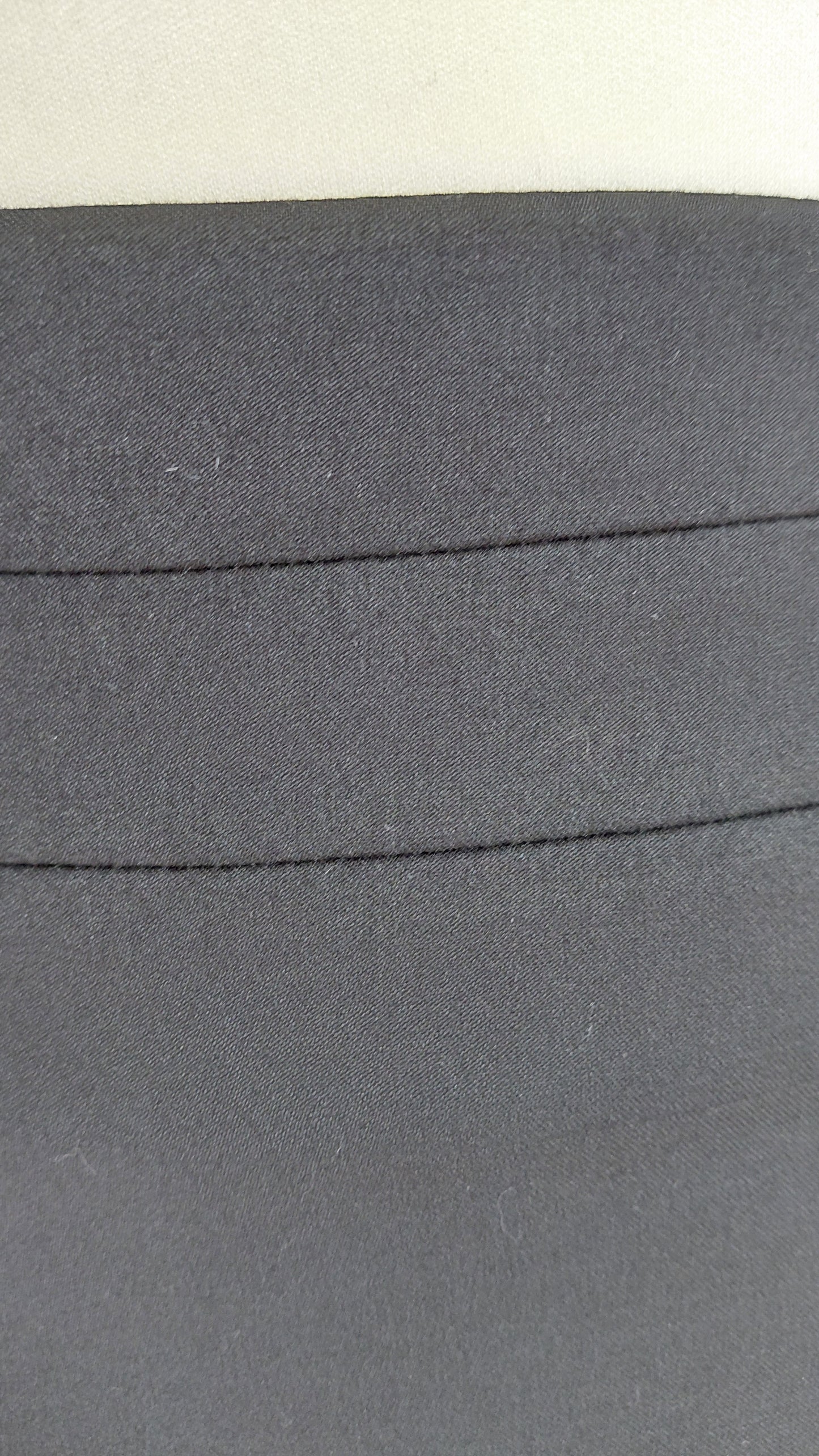 Hnésítt pils, EUR 44, H&M