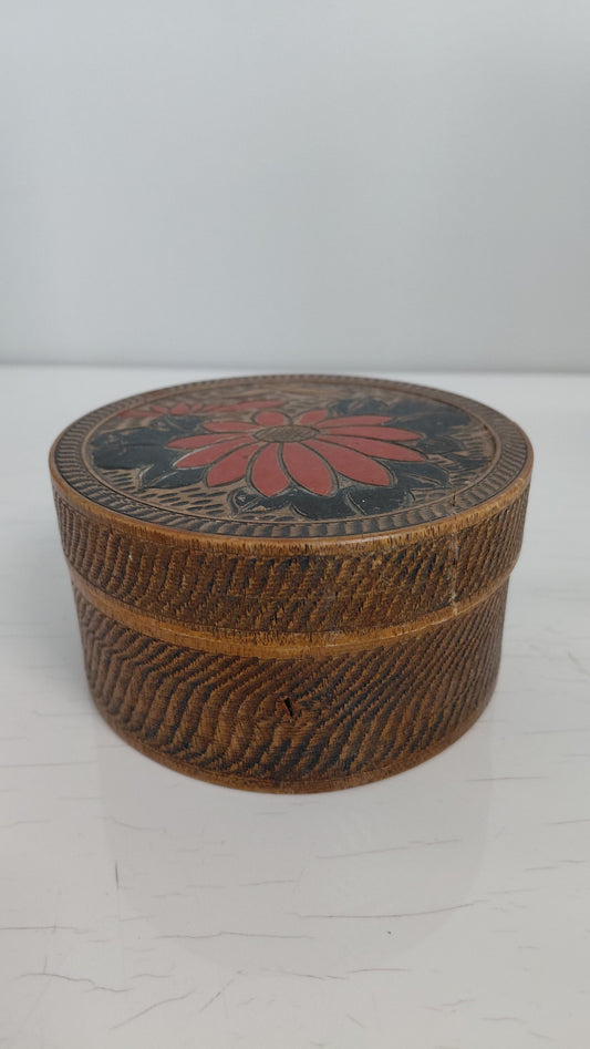 Japanskt viðarskrín með loki (1920-1950), Antík