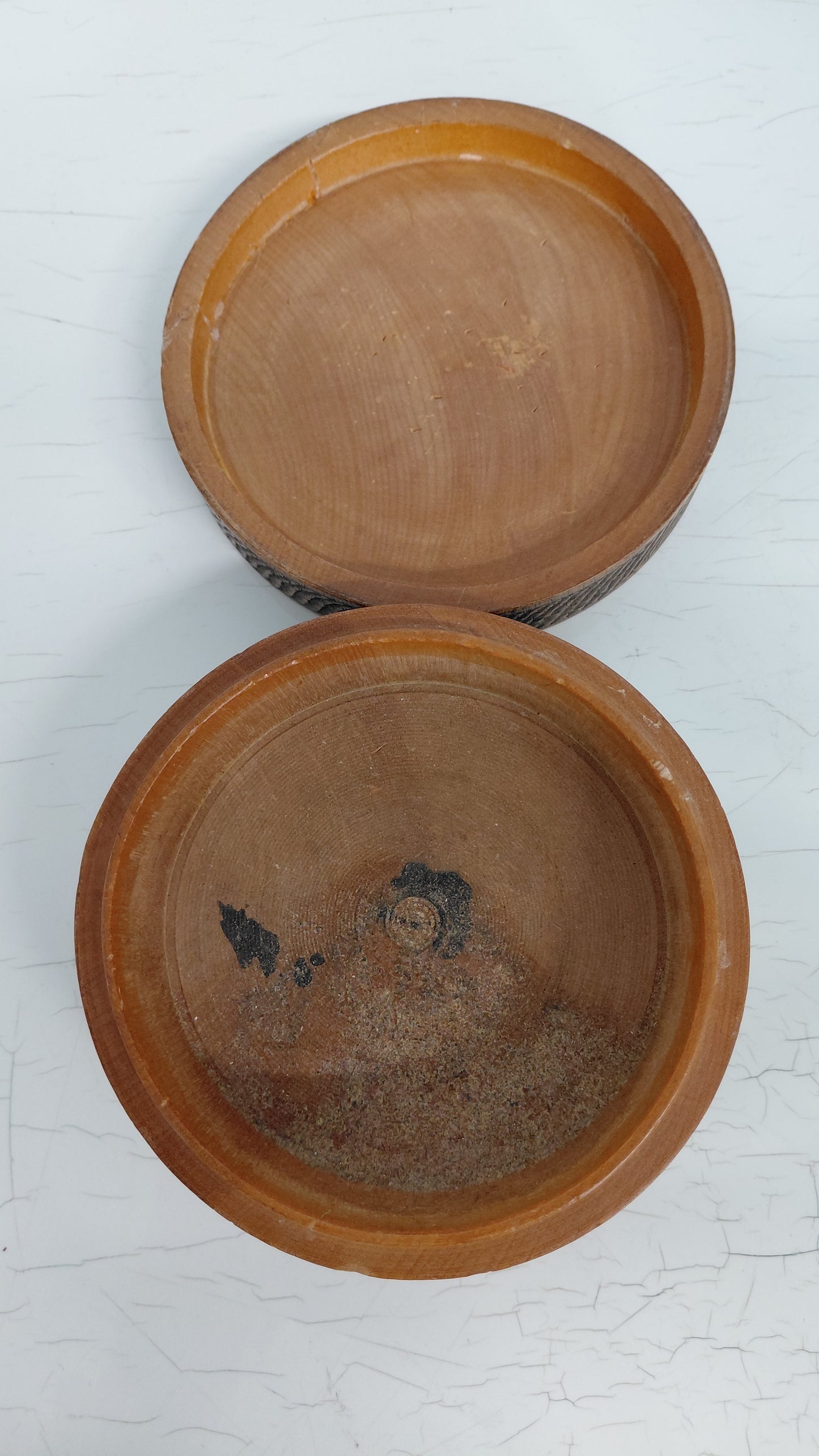 Japanskt viðarskrín með loki (1920-1950), Antík
