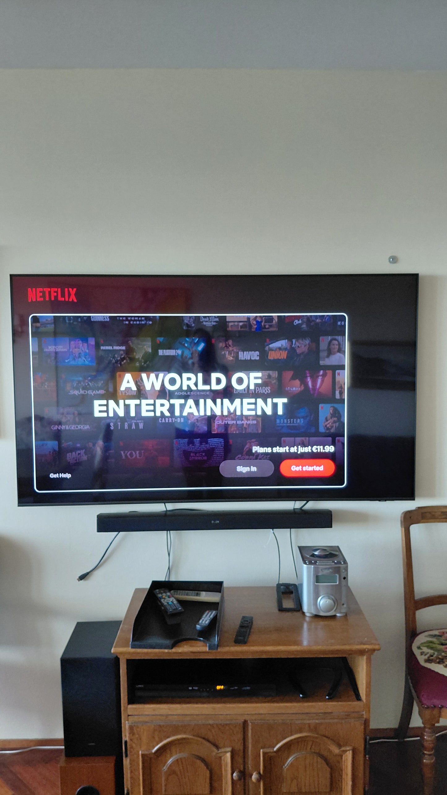 65" Snjallsjónvarp Samsung Crystal UHD (2022), Samsung