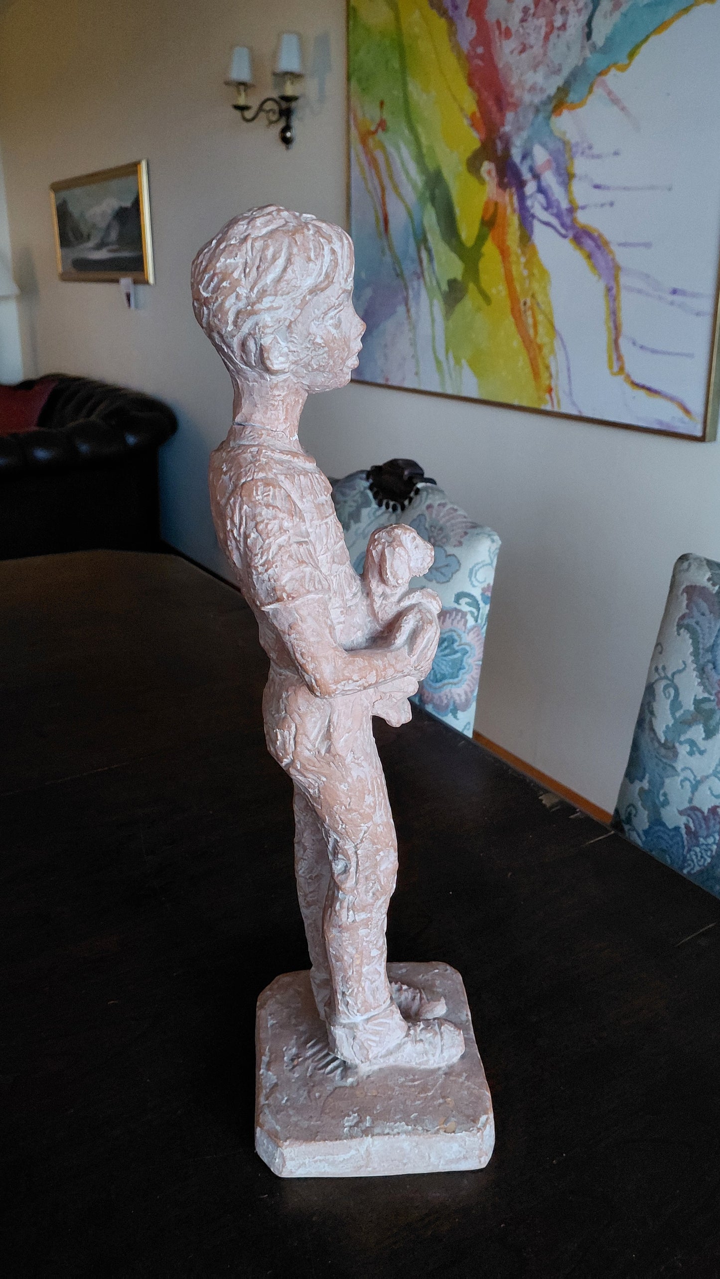 Stór stytta af dreng með hundi (h 50 cm)