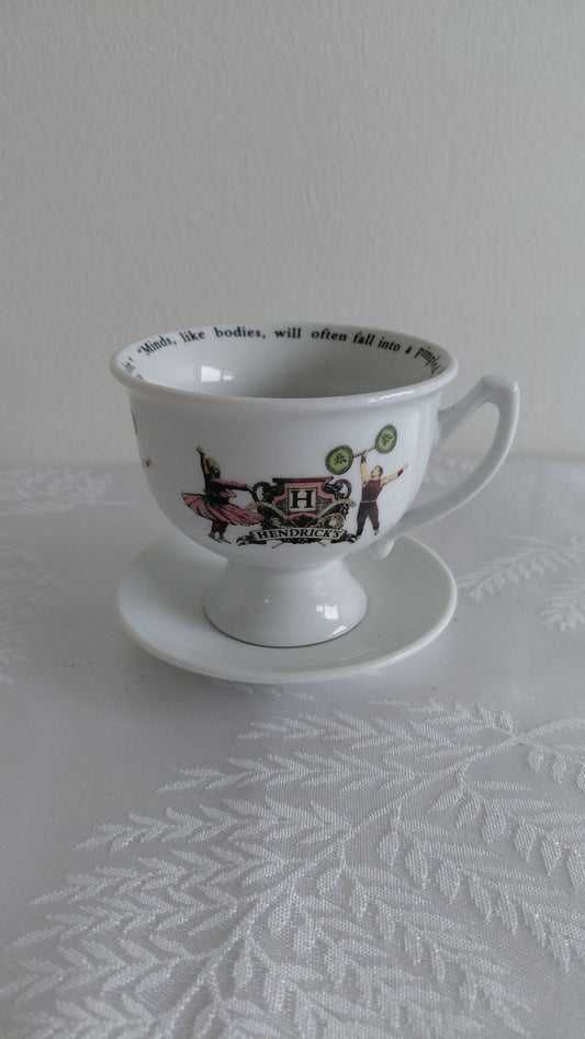 Breskur tebolli með undirskál með Charles Dickens þema,  Hendrick's Gin