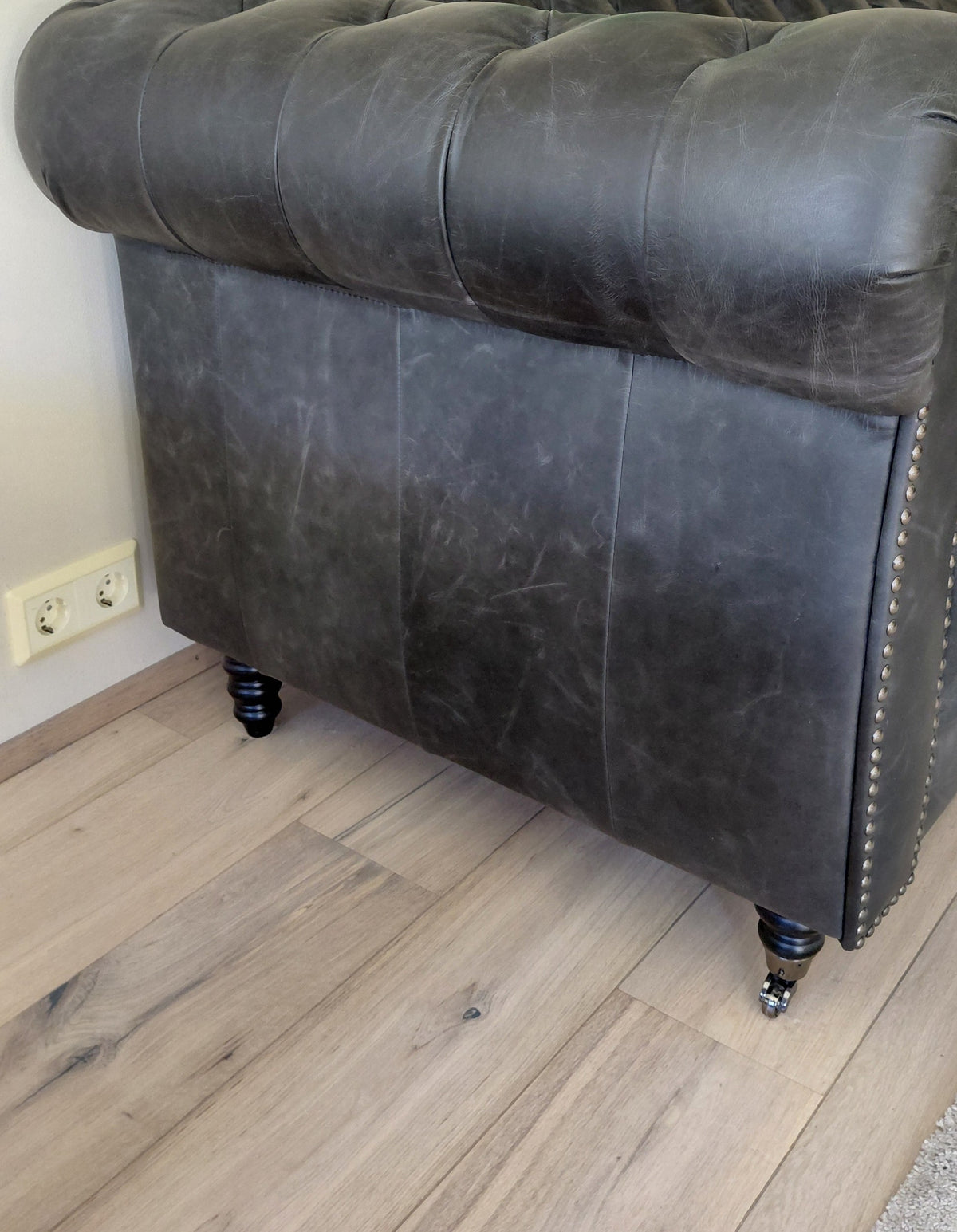 Imperial (Chesterfield) hægindastóll úr vintage leðri, Lasunya / Imperial