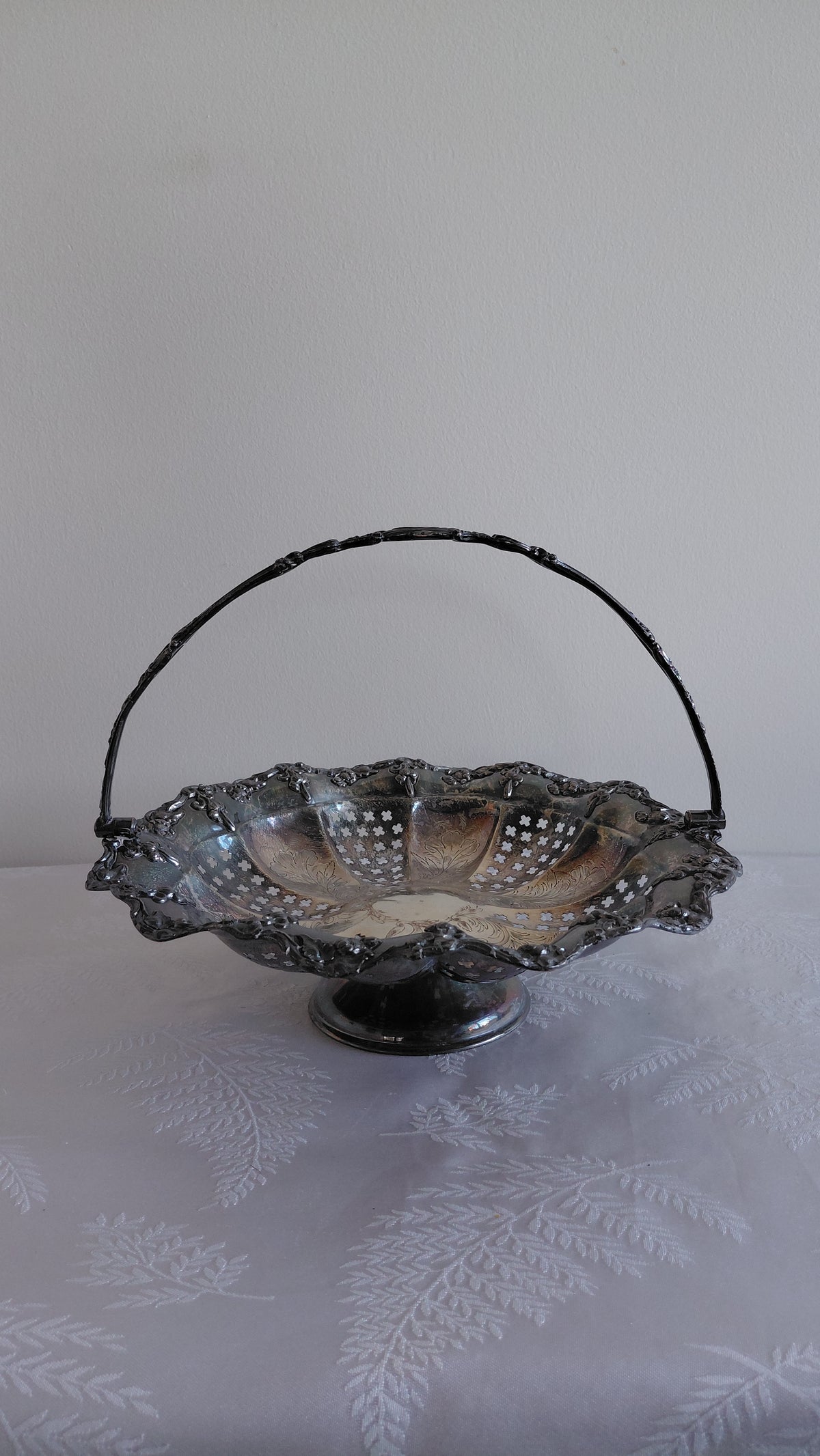 Antík "Brúðarkarfa", skál á standi (1880-1900), Antík