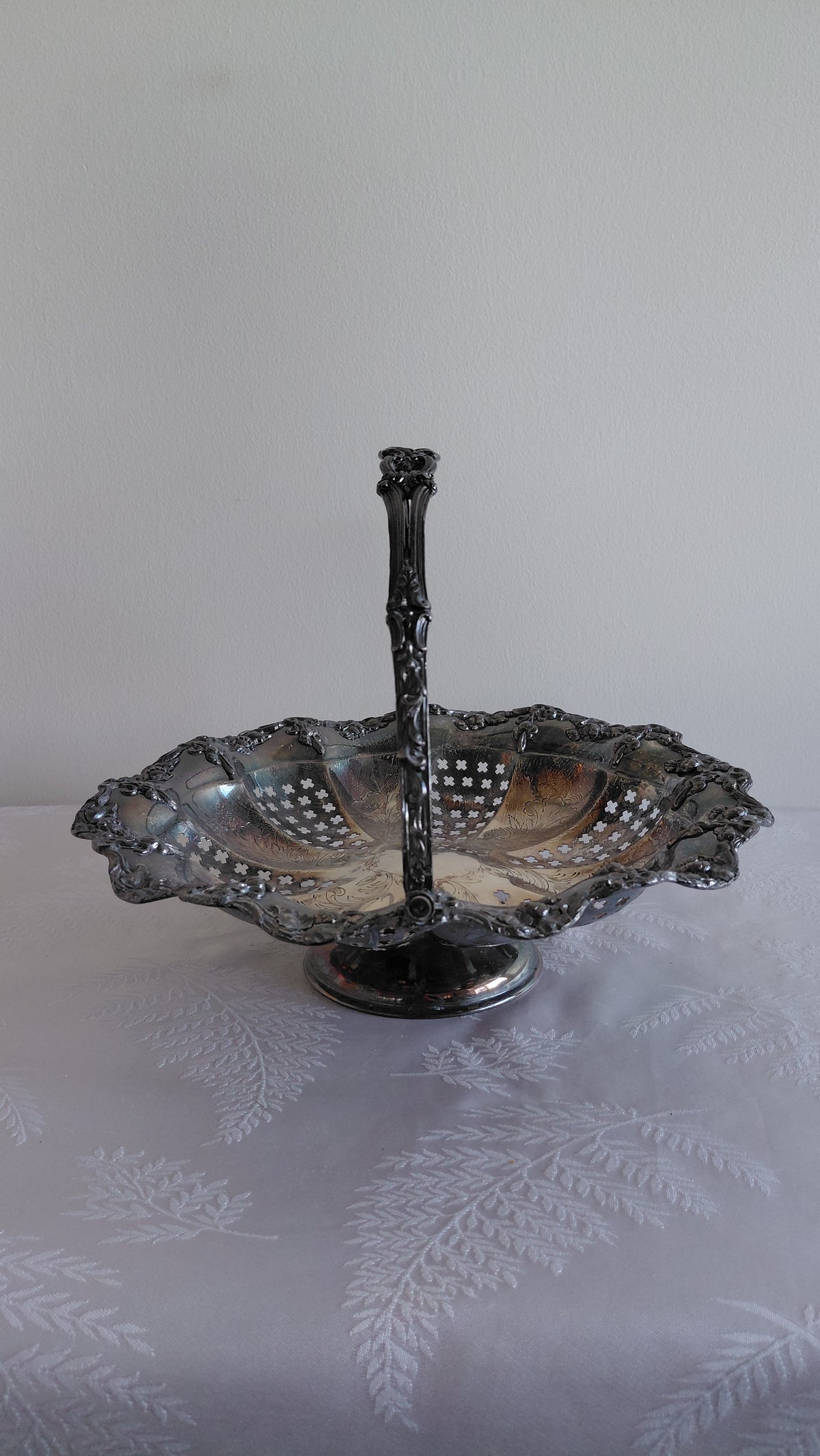 Antík "Brúðarkarfa", skál á standi (1880-1900), Antík