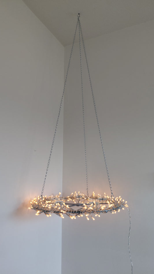 Led ljósakrans með sprittkertastjökum (Ø49 cm)
