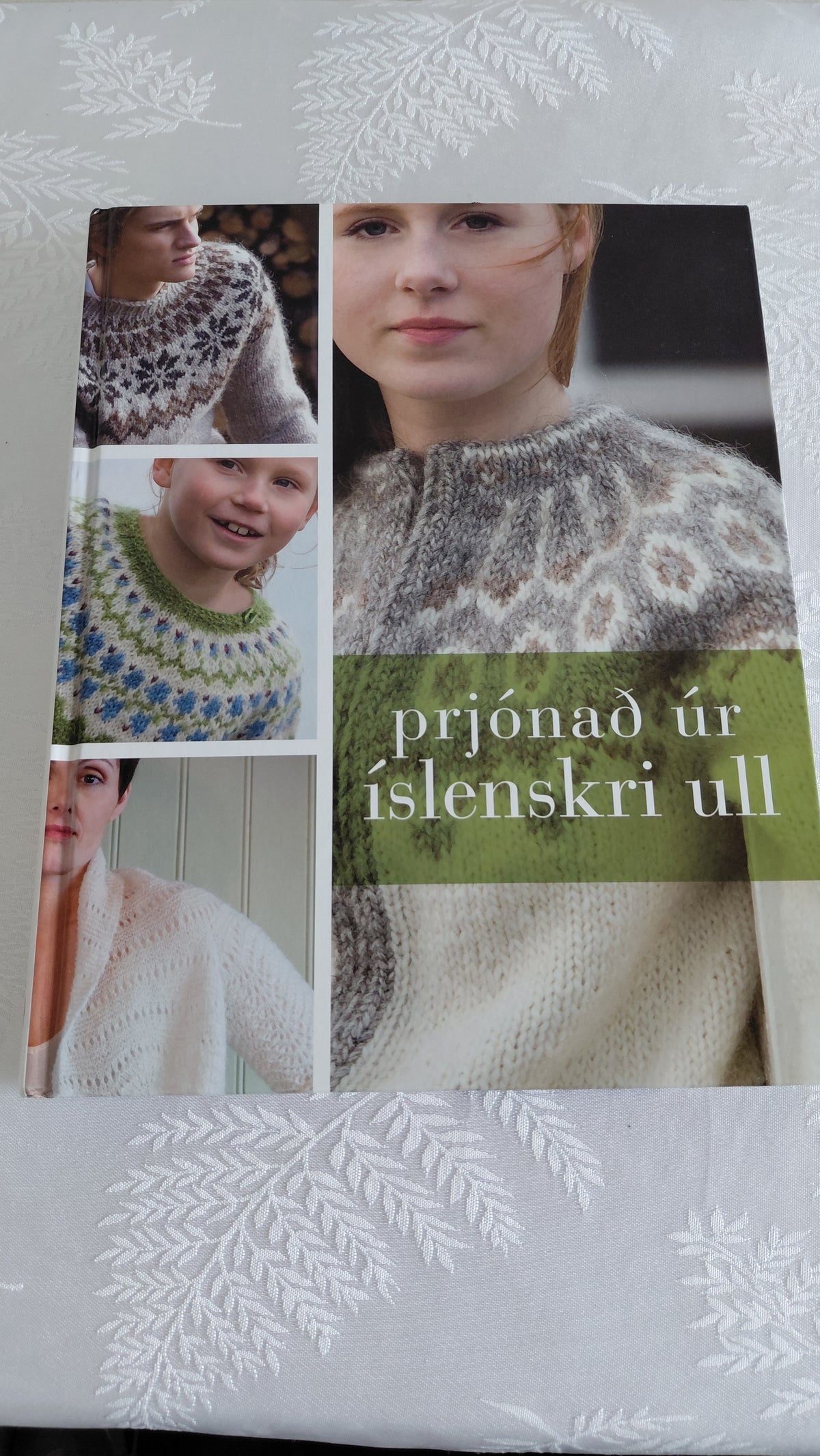 Prjónað úr íslenskri ull (2011) prjónabók, Ístex