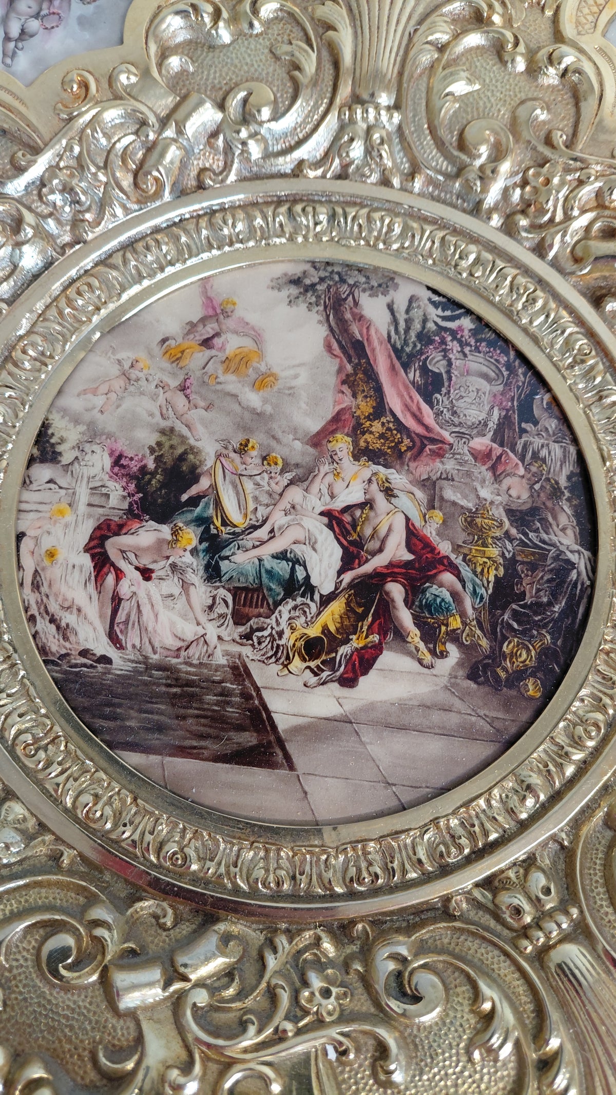 Gylltur platti í rokokó stíl (Ø37 cm), Vintage