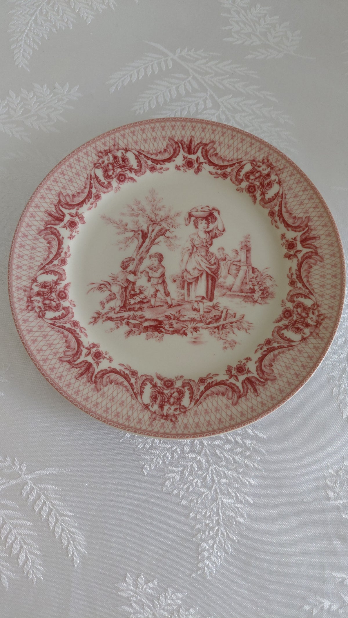 Diskur Kona og börn, Toile de Jouy munstur (Ø20.5 cm), I. Godinger & Co.