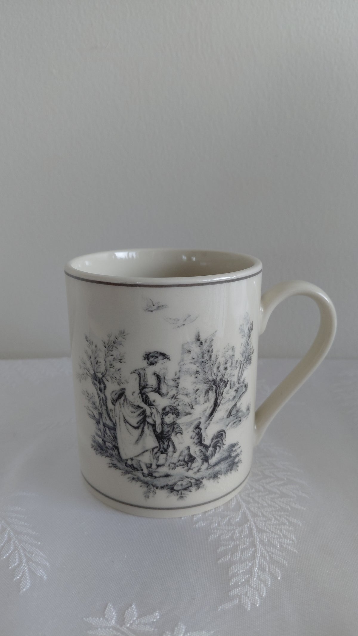 Bolli Kona og barn Toile de Jouy munstur, I. Godinger & Co.