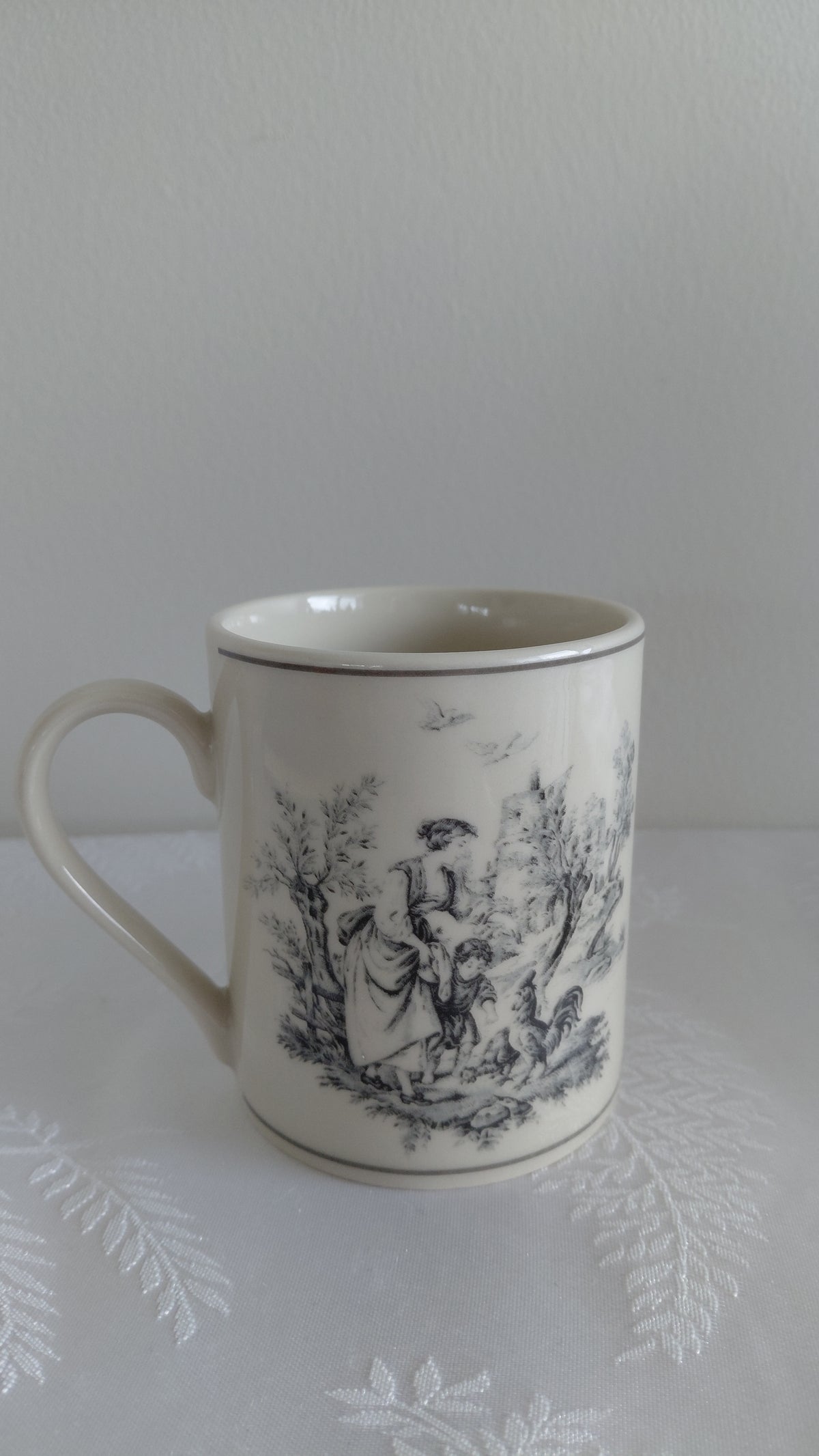 Bolli Kona og barn Toile de Jouy munstur, I. Godinger & Co.