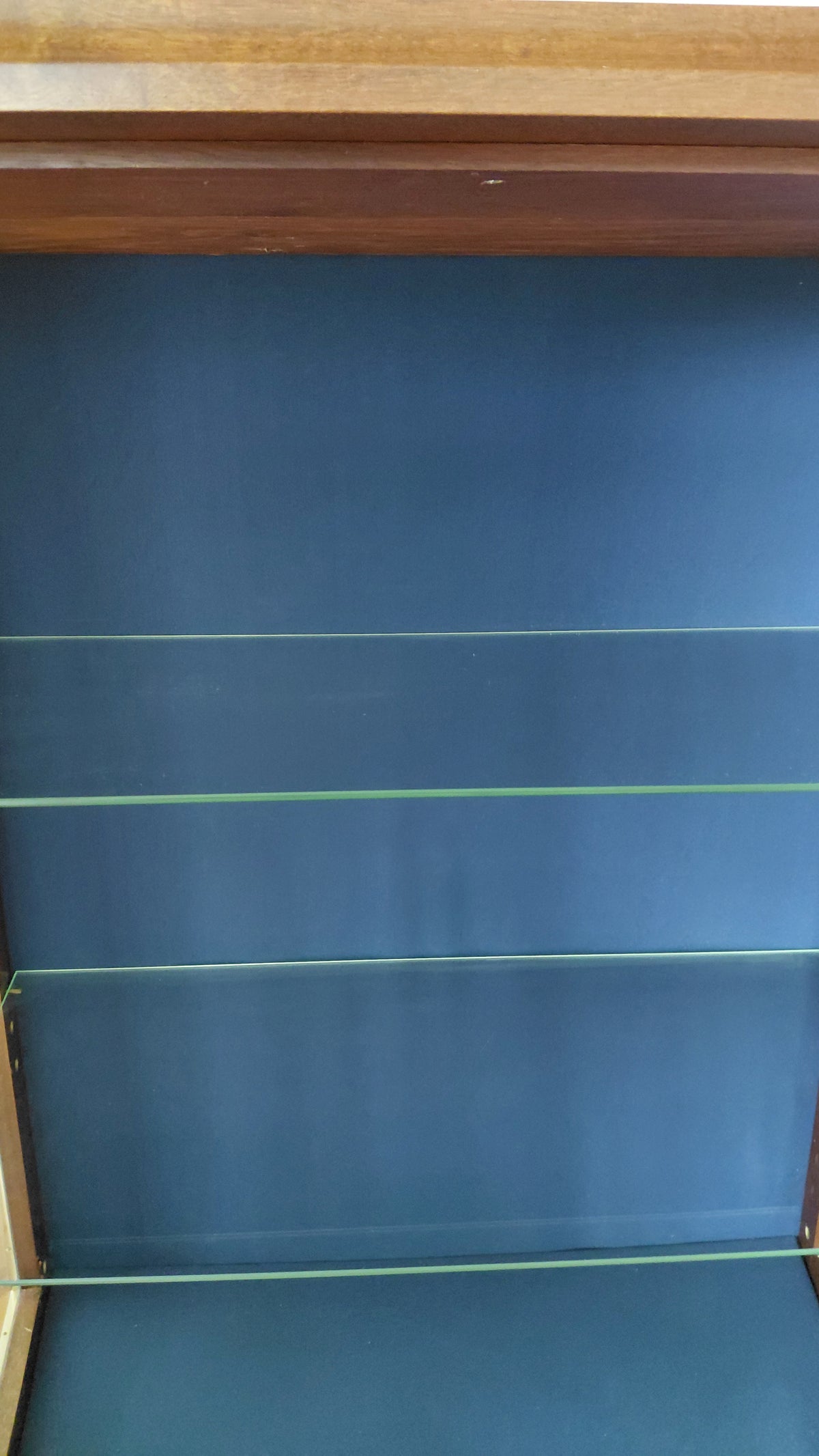 Lítill glerskápur (1960-1980) (143 x 71 cm), Vintage