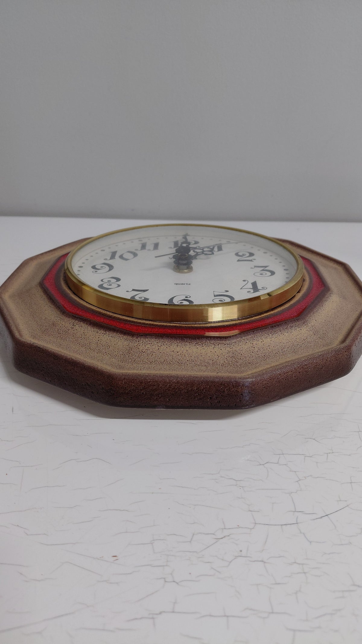 Vintage keramik kvartz veggklukka (1970s), Brúnn, Vedette