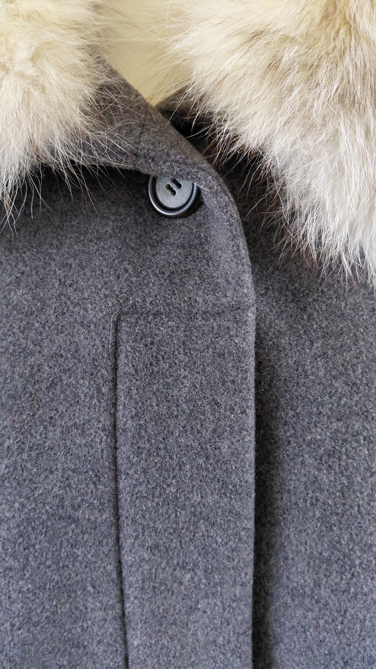 Ullarkápa með loðkraga (ull og kasmír), Goldix