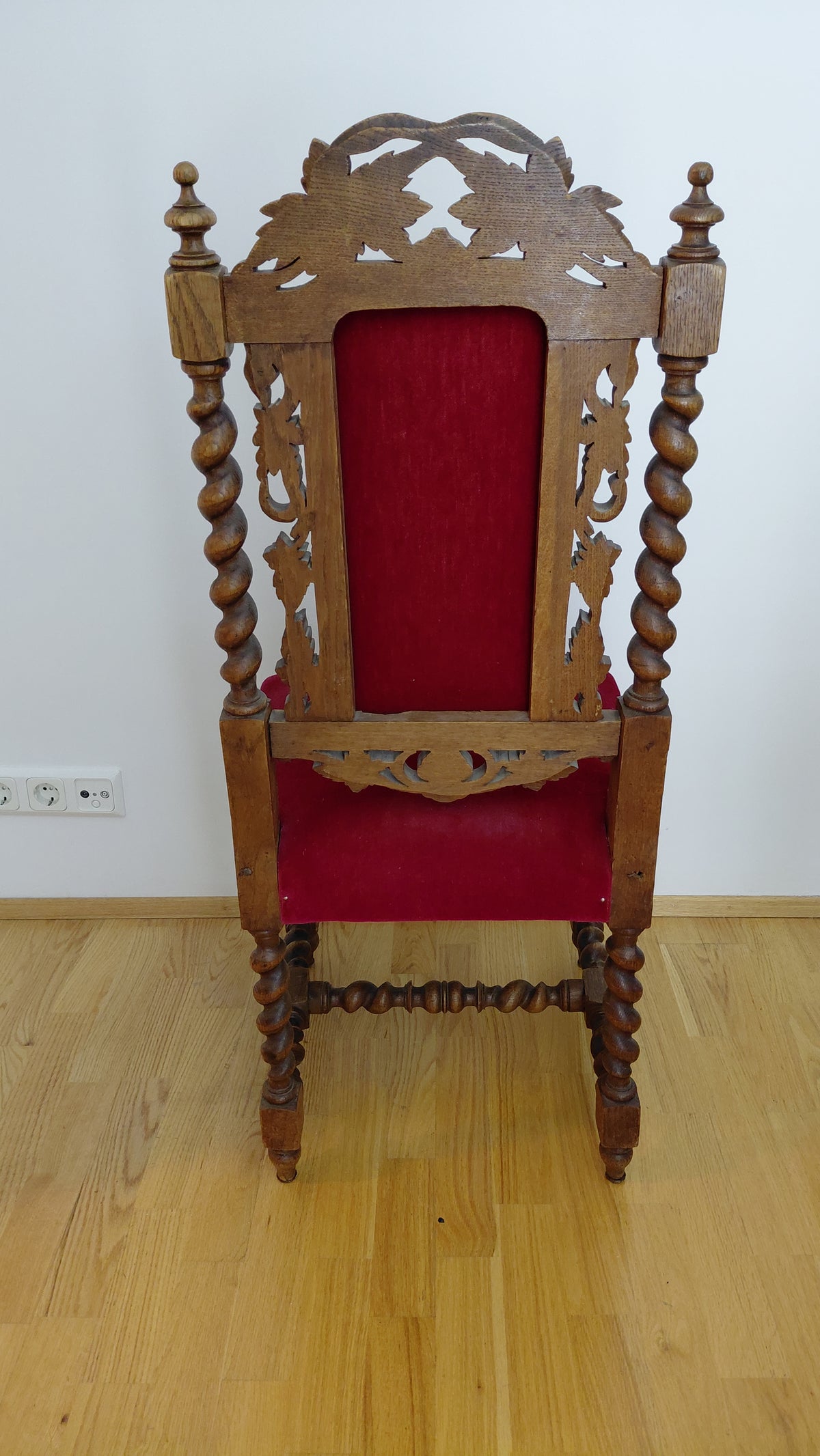 Barokk revival stóll úr sænskri konungshöll (1870-1890), Antík