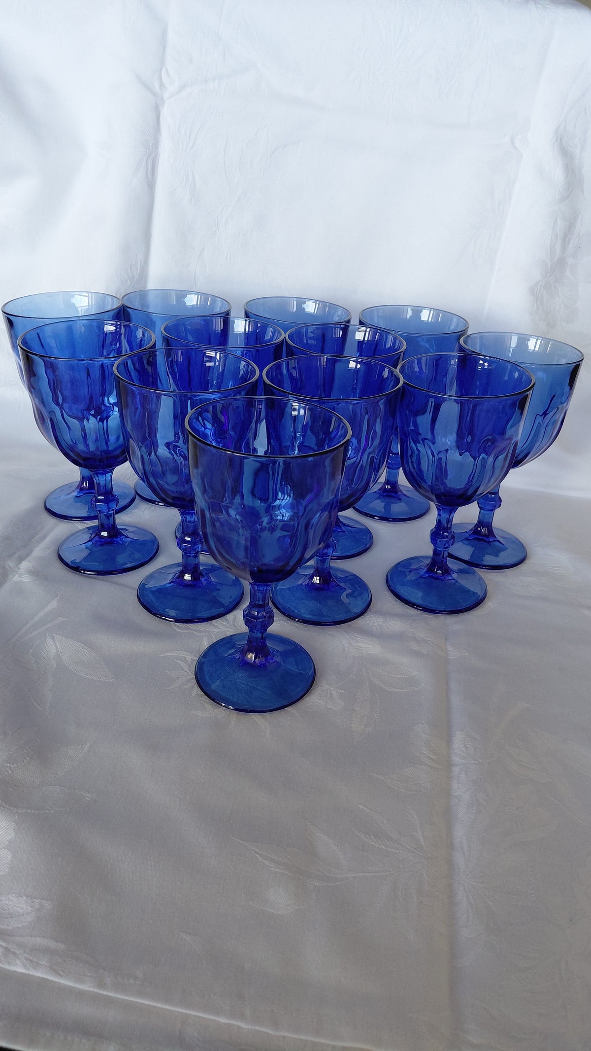 Glös á fæti, seljast stök