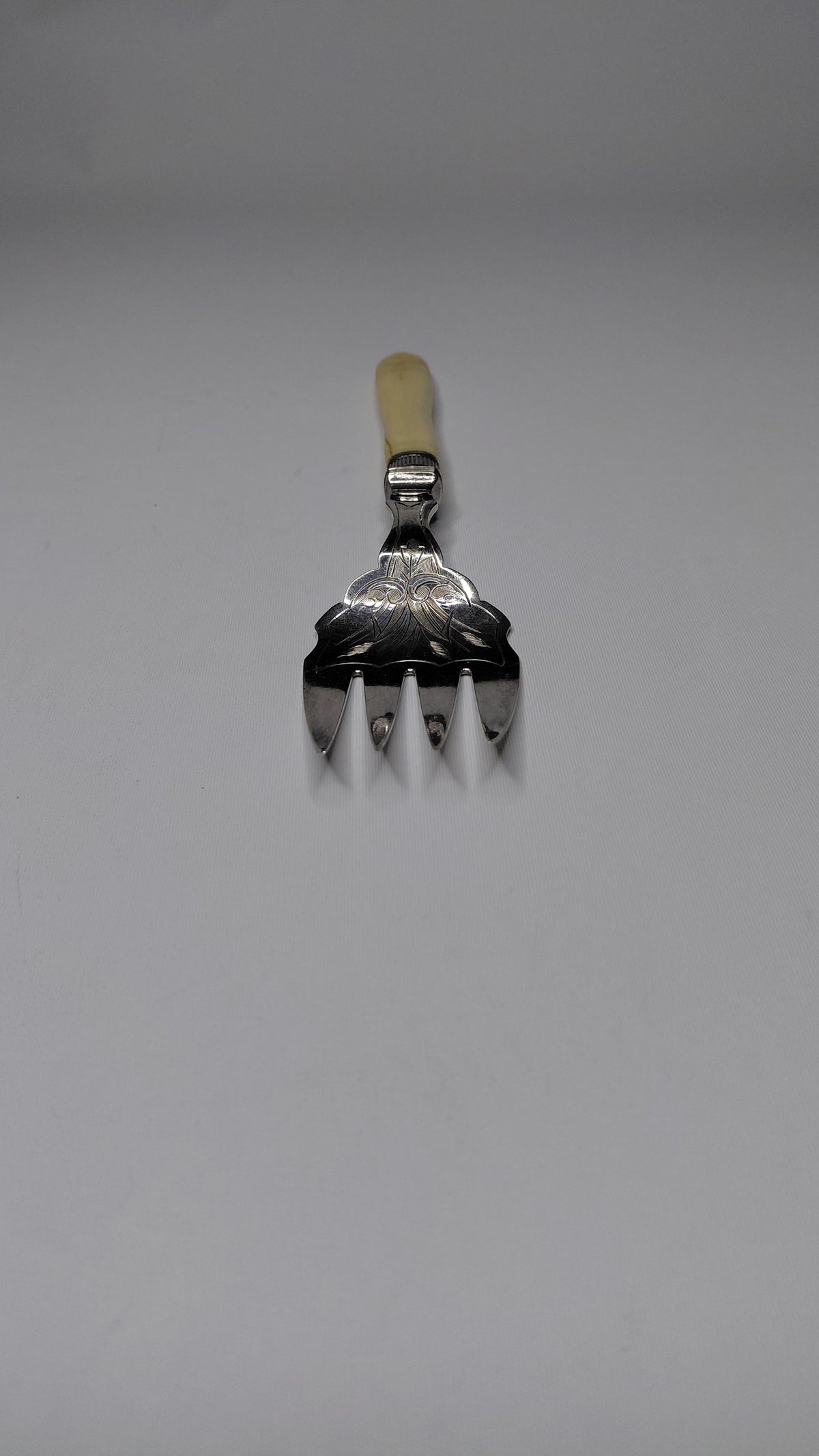 Framreiðslu gaffall með handfang úr beini (1880-1910), Antík