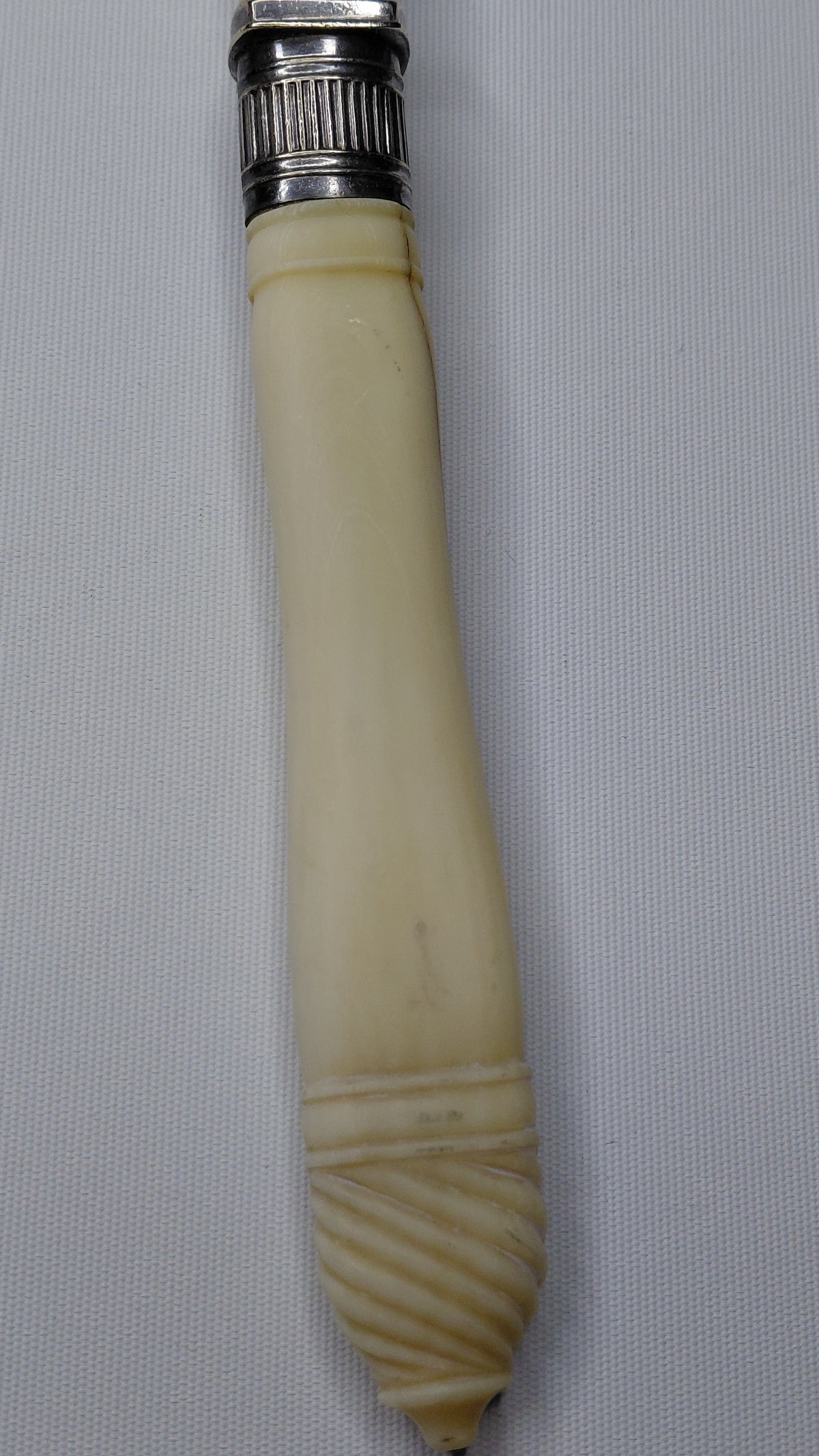 Framreiðslu gaffall með handfang úr beini (1880-1910), Antík
