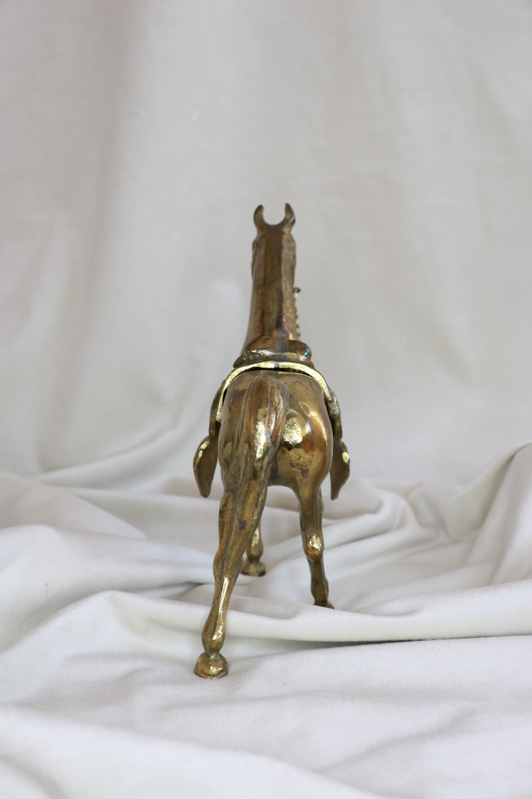 Arabískur hestur með lausum hnakki (1960-1980), Vintage