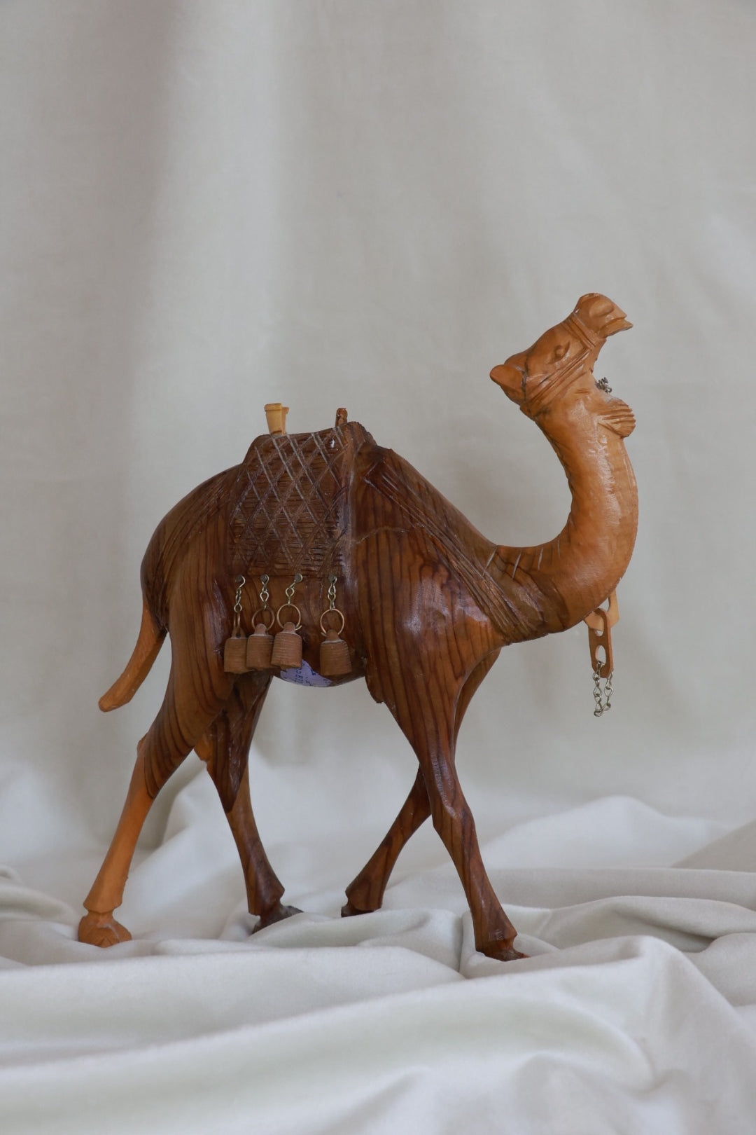 Hangerður úlfaldi úr ólífuvið (1970-1990), Vintage
