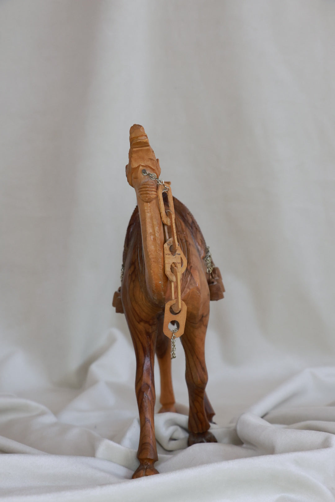 Hangerður úlfaldi úr ólífuvið (1970-1990), Vintage