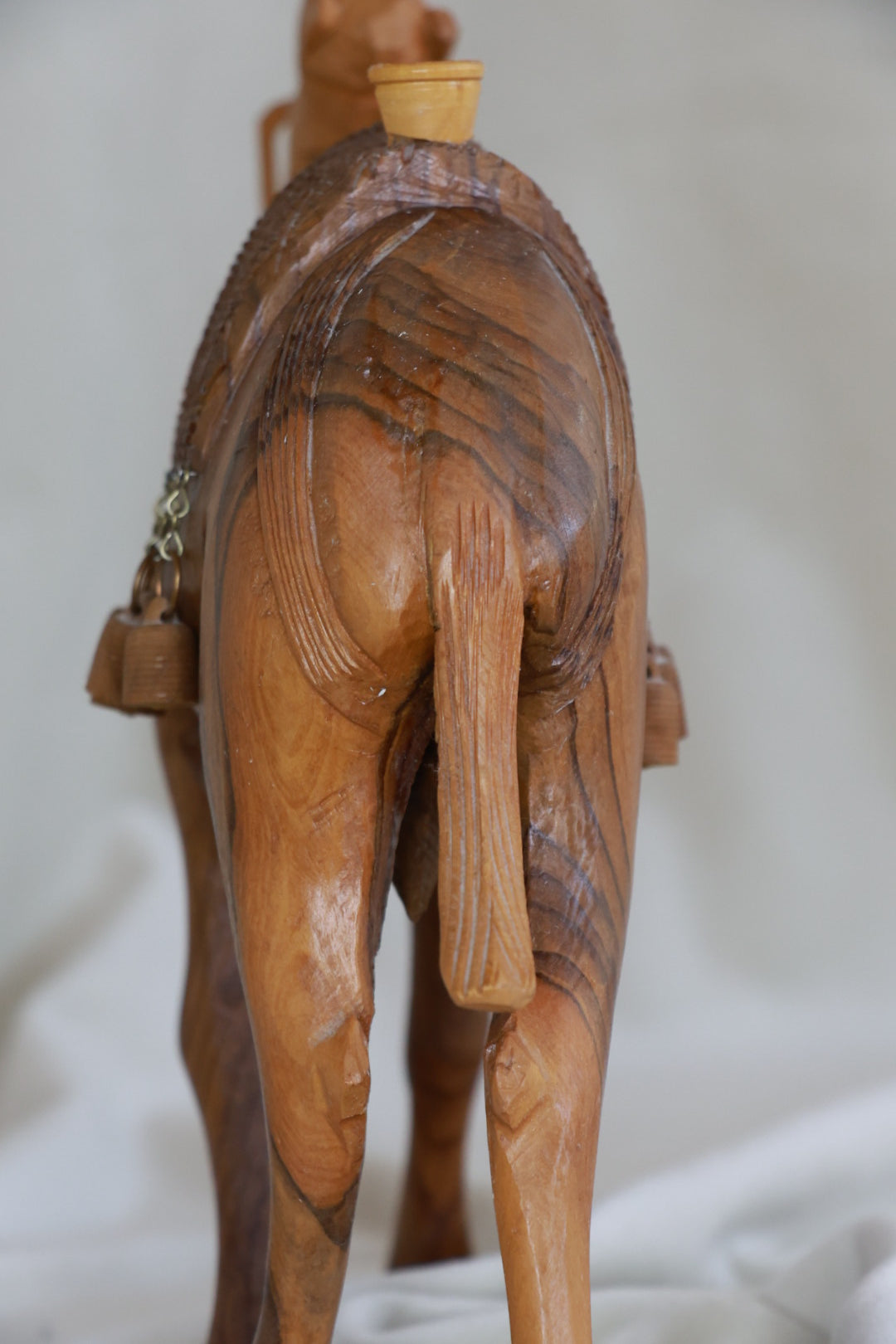 Hangerður úlfaldi úr ólífuvið (1970-1990), Vintage