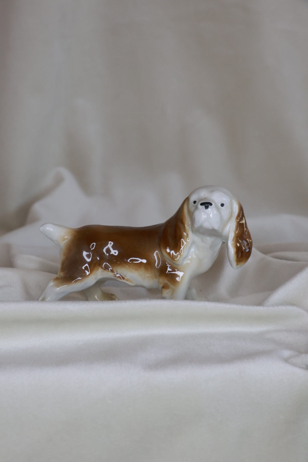 Stytta af hundi (Basset Hound)