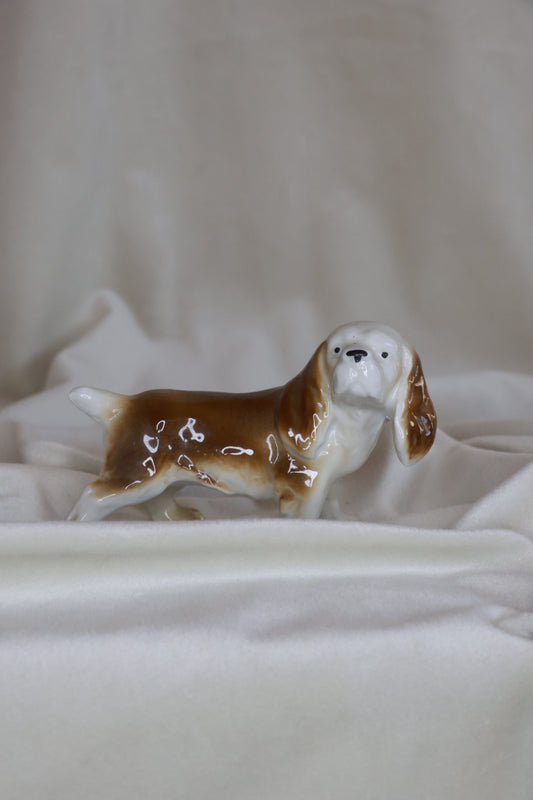 Stytta af hundi (Basset Hound)