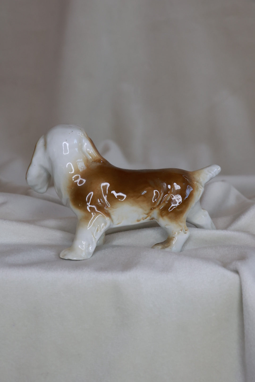 Stytta af hundi (Basset Hound)