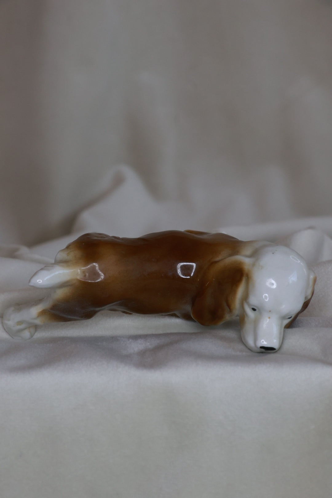 Stytta af hundi (Basset Hound)