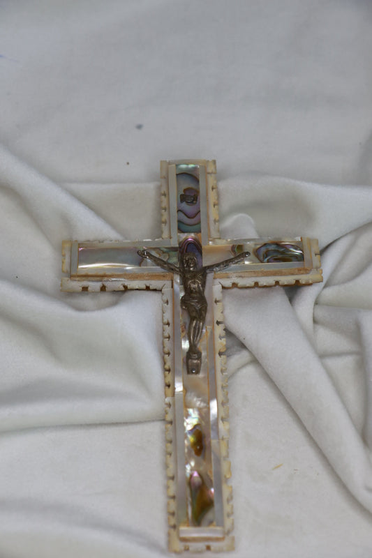 Handgerður pílagrímskross frá Jerúsalem (Jerusalem mother-of-pearl crucifix) (1986), Vintage