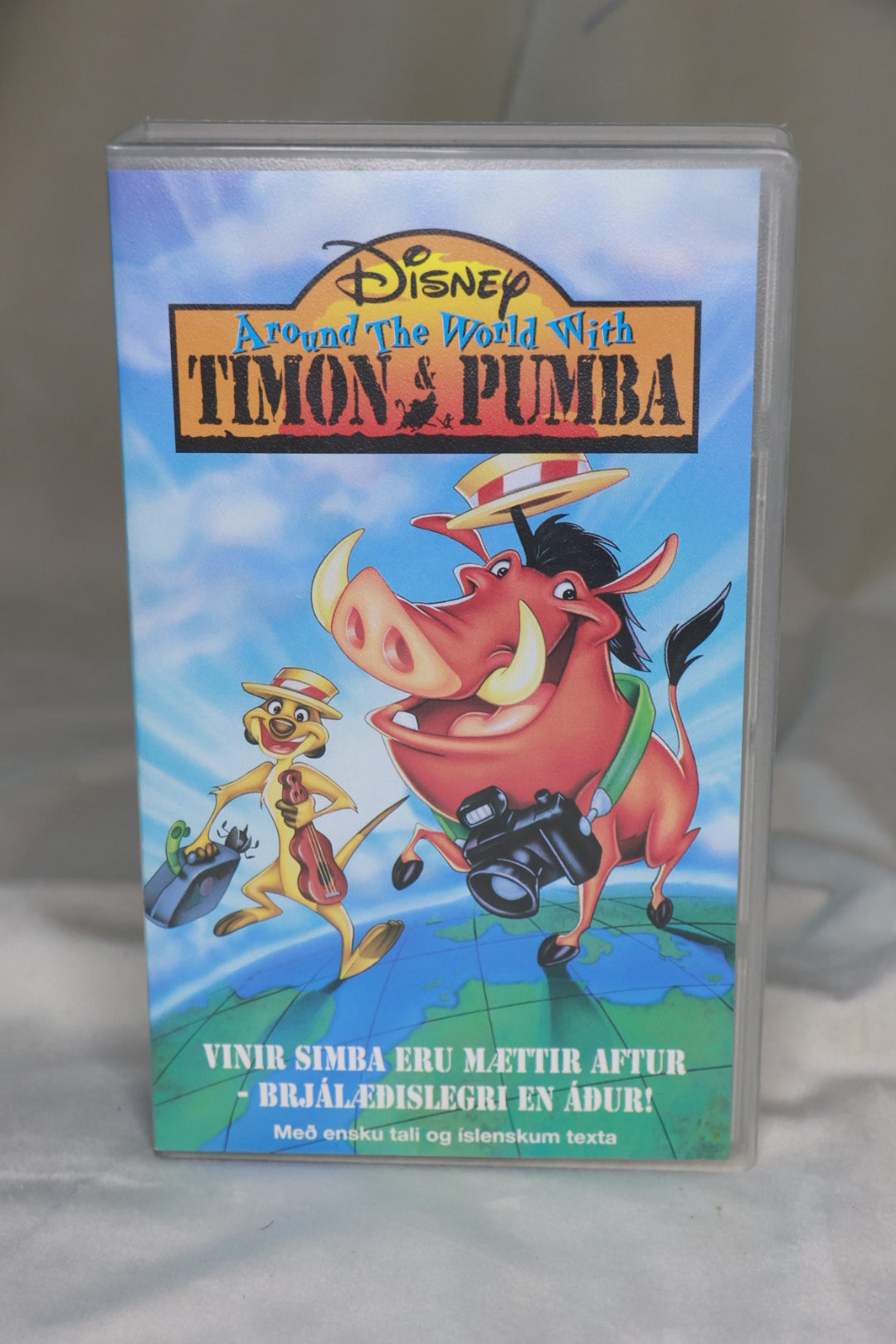 VHS - Around the world with Timon & Pumba (með ensku tali og íslenskum texta), Disney