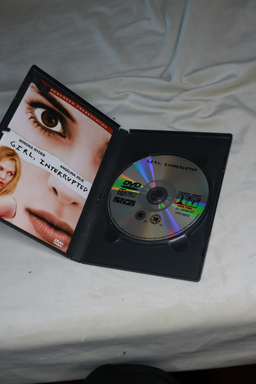 DVD Girl, interrupted með íslenskum texta, Disney