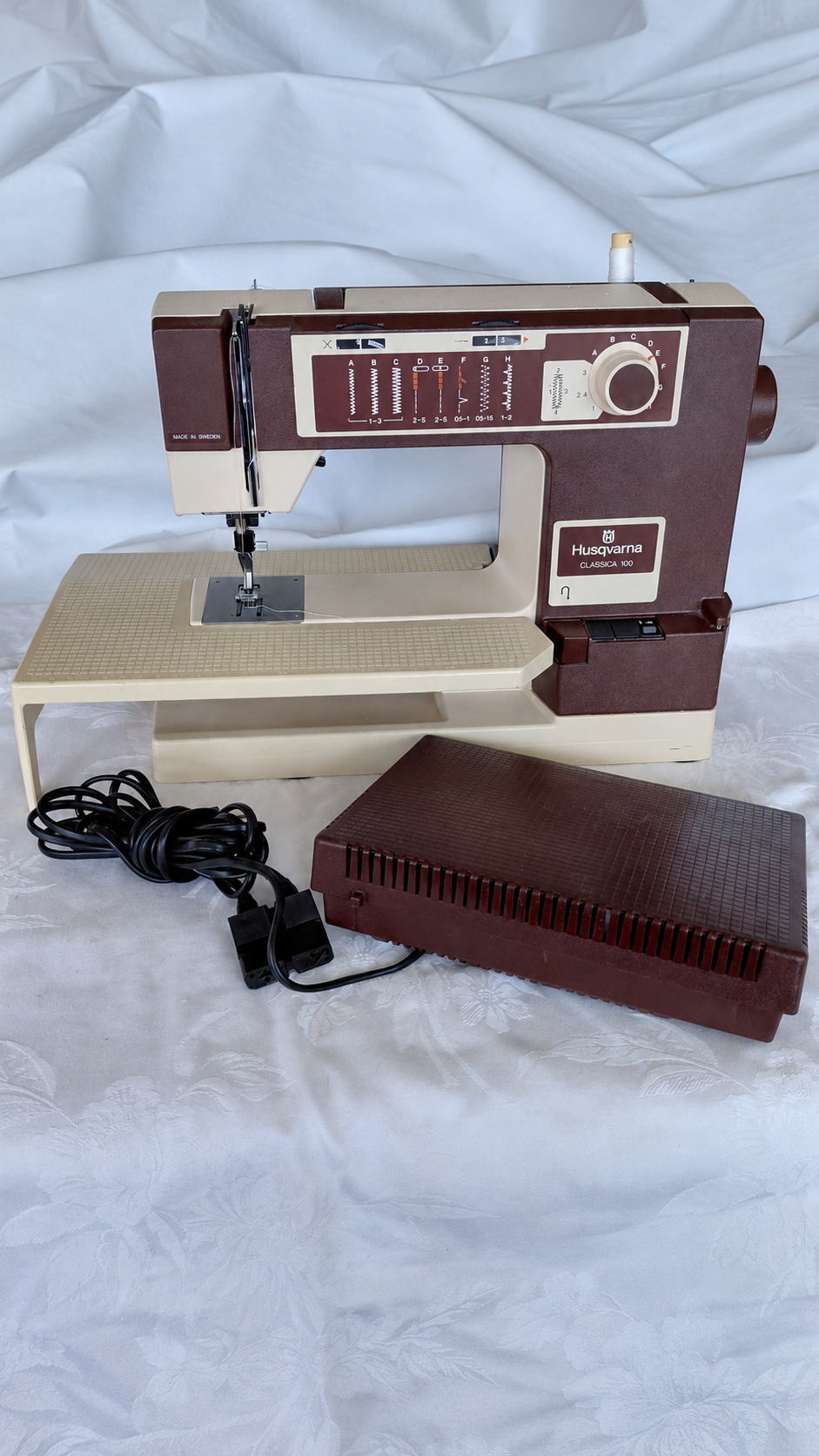 Saumavél Classica 100, Husquarna